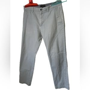 Banana Republic Men’s Emerson Chino Size 32x32